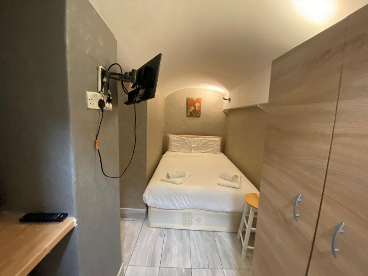 F24- Basement Studio Fits 2 Near Paddington Appartement Londen Buitenkant foto